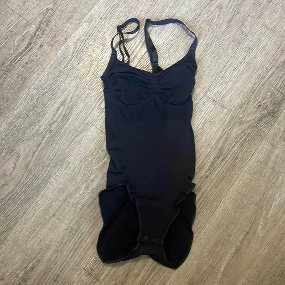 SKIMS SCULPTING BRIEF BODYSUIT XXS/XS - Picture 5 of 6